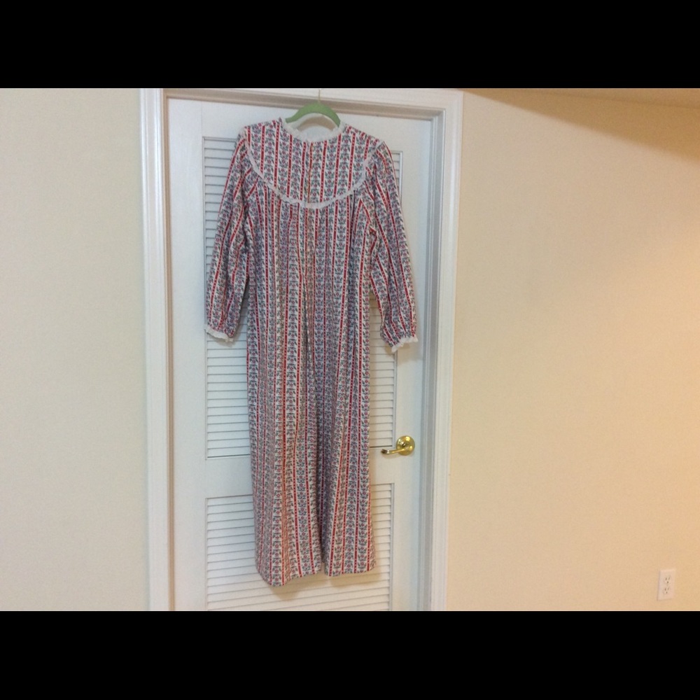 LANZ of SALZBURG FLANNEL NIGHTGOWN